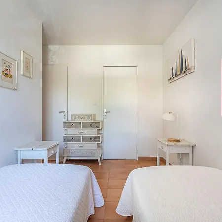 Baie Des Lecques By Interhome *